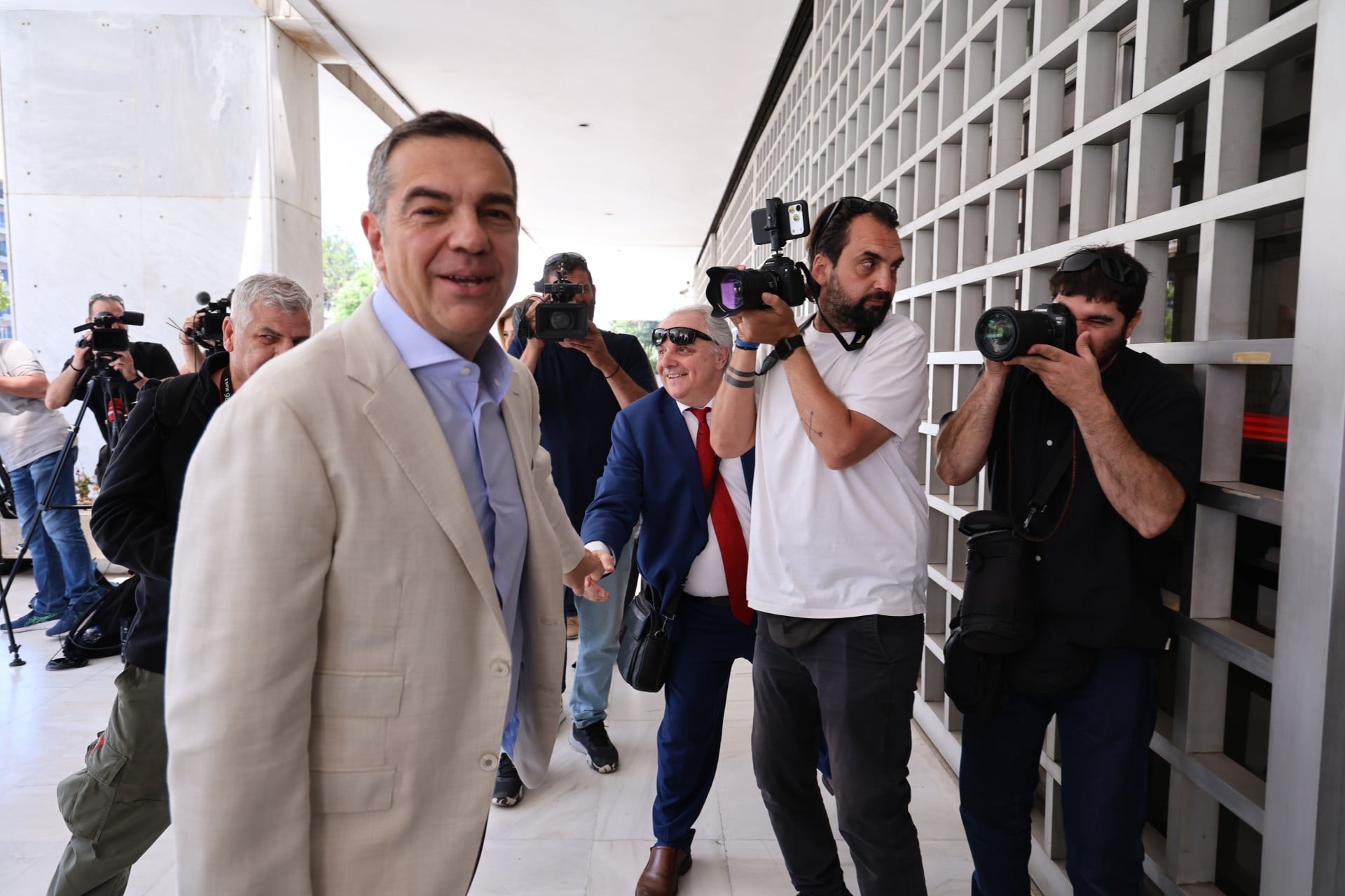 Ο Αλέξης Τσίπρας κατέθεσε την ιδρυτική διακήρυξη της ΕΛΑΣ στον Άρειο Πάγο