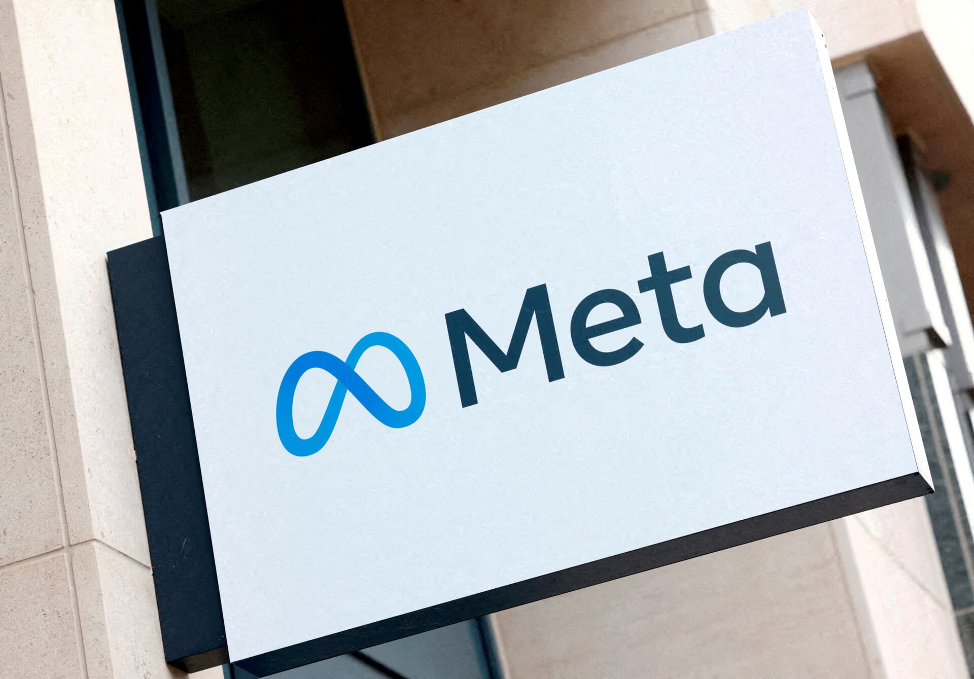 Η Meta ακολουθεί κάθε κλικ των υπαλλήλων της — και το χρησιμοποιεί για AI