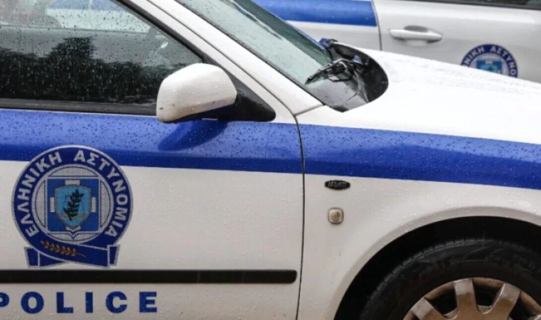 Συναγερμός στη Θεσσαλονίκη: Άνδρας με αλυσοπρίονο έξω από σπίτι στον Δρυμό