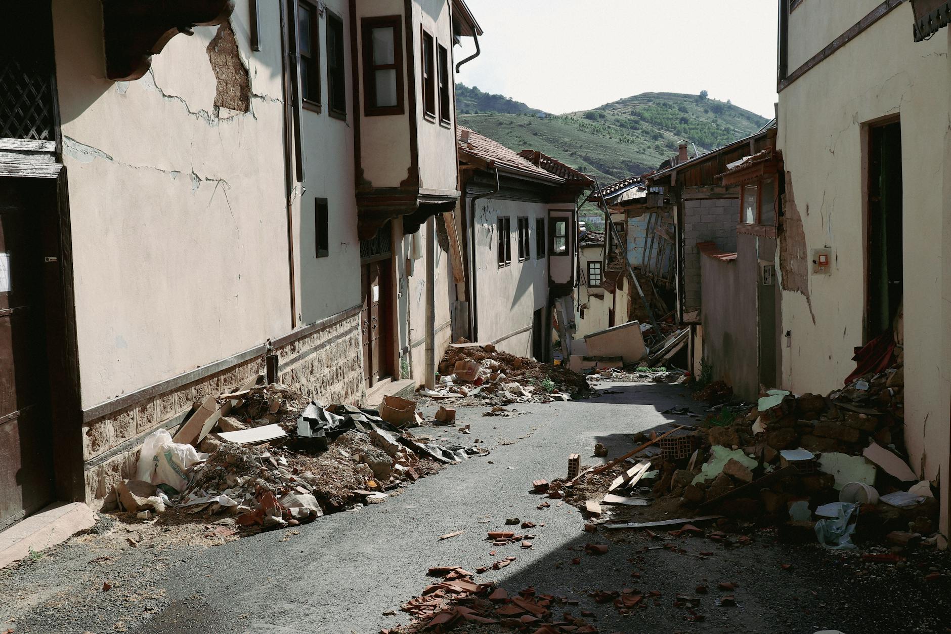 Εύβοια: Διπλός σεισμός 4,8 και 5,2 Ρίχτερ προκάλεσε κατολισθήσεις