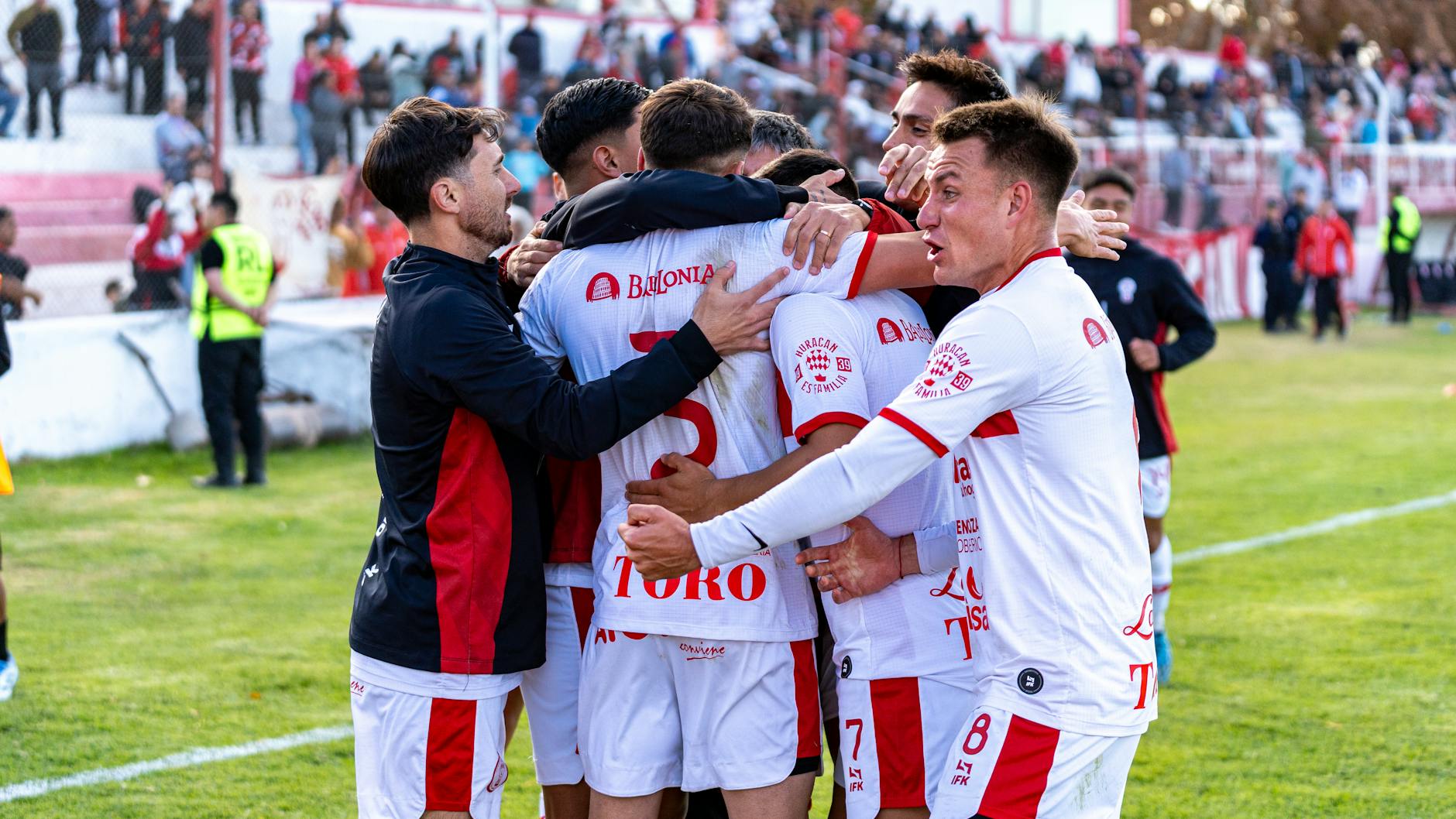 Χατ-τρικ Ολίσε στη νίκη της Γαλλίας 3-1 επί της Βόρειας Ιρλανδίας