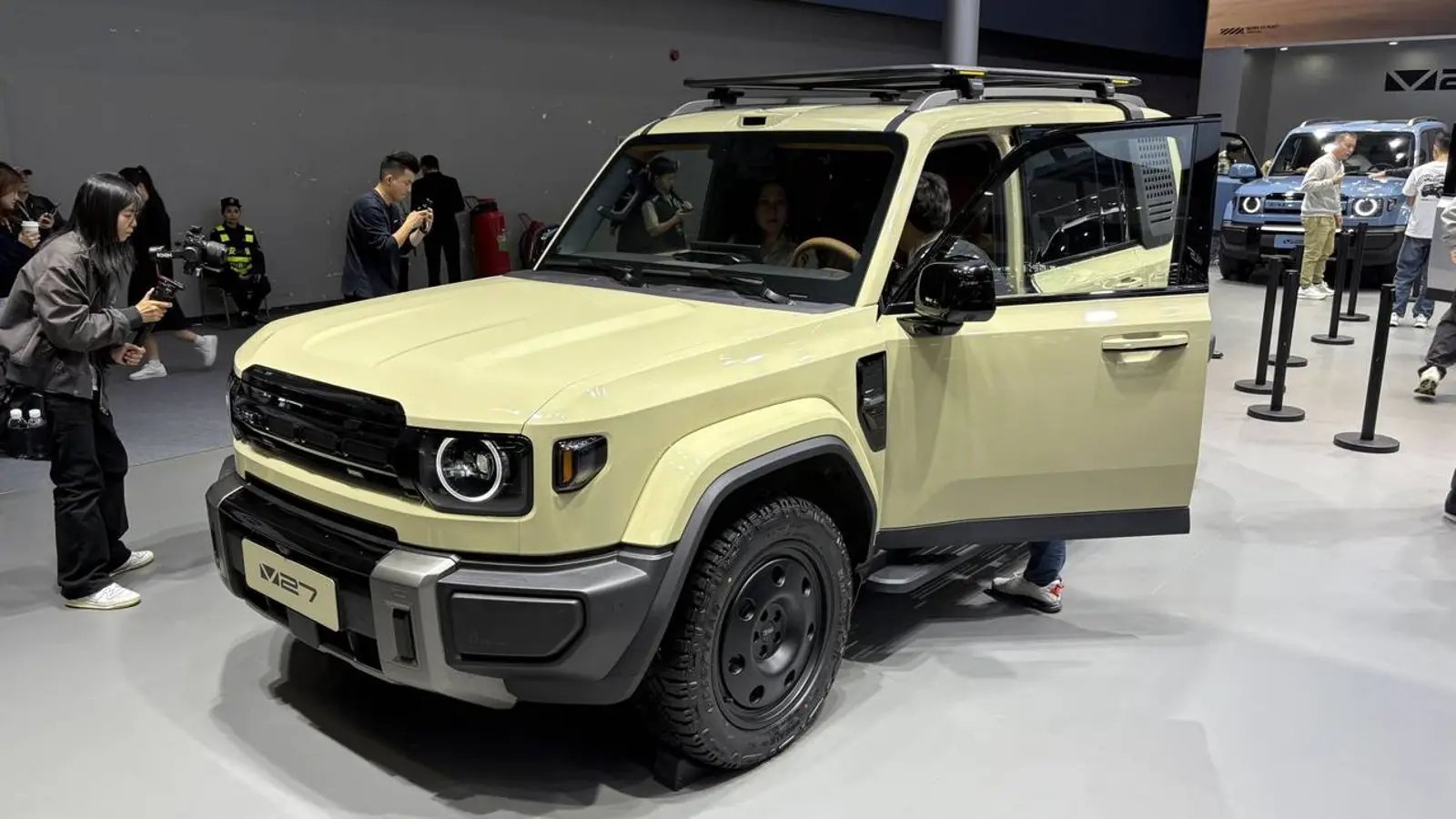 iCaur V27: Το υβριδικό SUV με 455 ίππους και σαλόνι αρωματισμού
