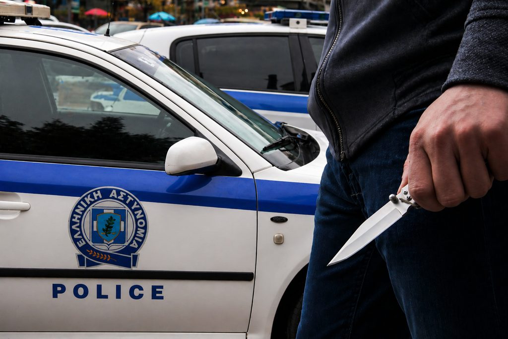 Δράμα: Αστυνομικός σκότωσε με μαχαίρι την αστυνομικό σύζυγό του και αποπειράθηκε αυτοκτονία