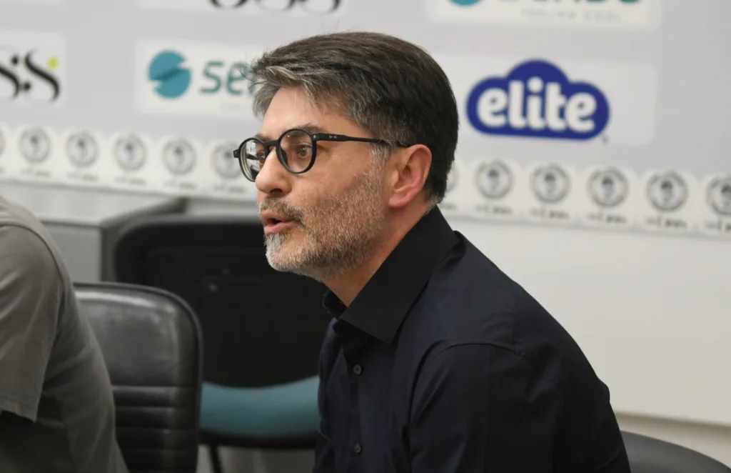 Ο Κάτσενος παρουσίασε τον φάκελο του Απόλλωνα στην ΕΟΚ