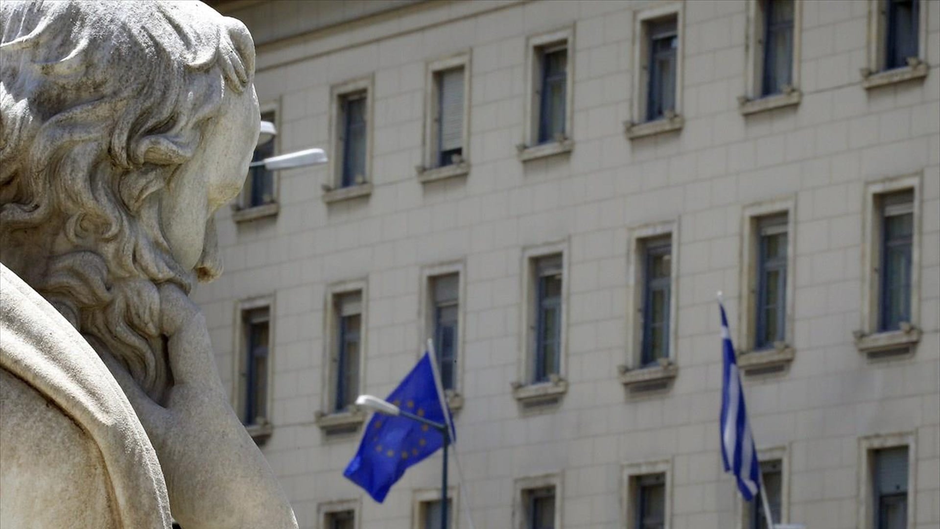 ΤτΕ: Νοικοκυριά αυξάνουν καταθέσεις, επιχειρήσεις τις μειώνουν τον Απρίλιο
