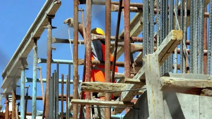 Από εργάτες σε εργολάβους: Η πορεία των Αλβανών στην ελληνική οικοδομή