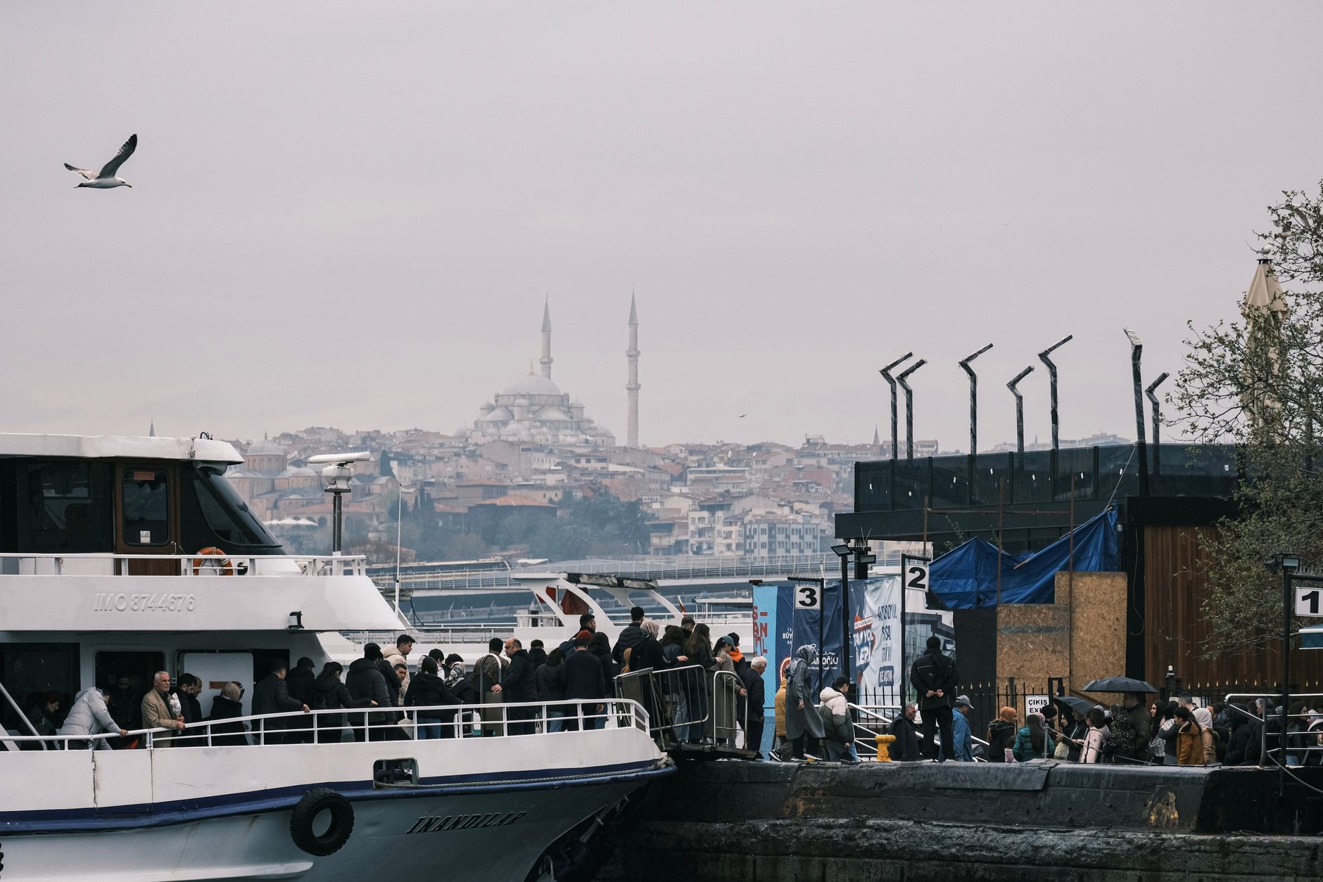 Καλοκαιρινή έξοδος: Πάνω από 100.000 επιβάτες αναχωρούν από τα λιμάνια