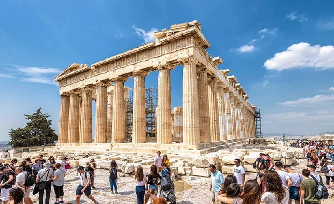 Ακρόπολη: Επίθεση με μαχαίρι σε δύο Αμερικανούς τουρίστες