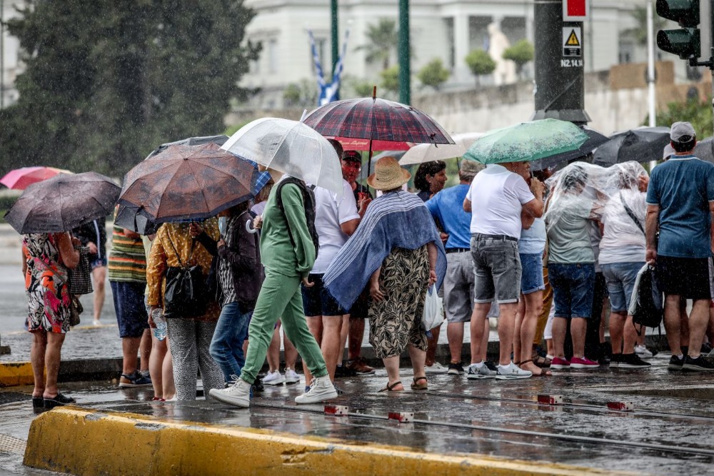 Έκτακτο δελτίο ΕΜΥ: Επιδείνωση του καιρού με καταιγίδες από την Παρασκευή