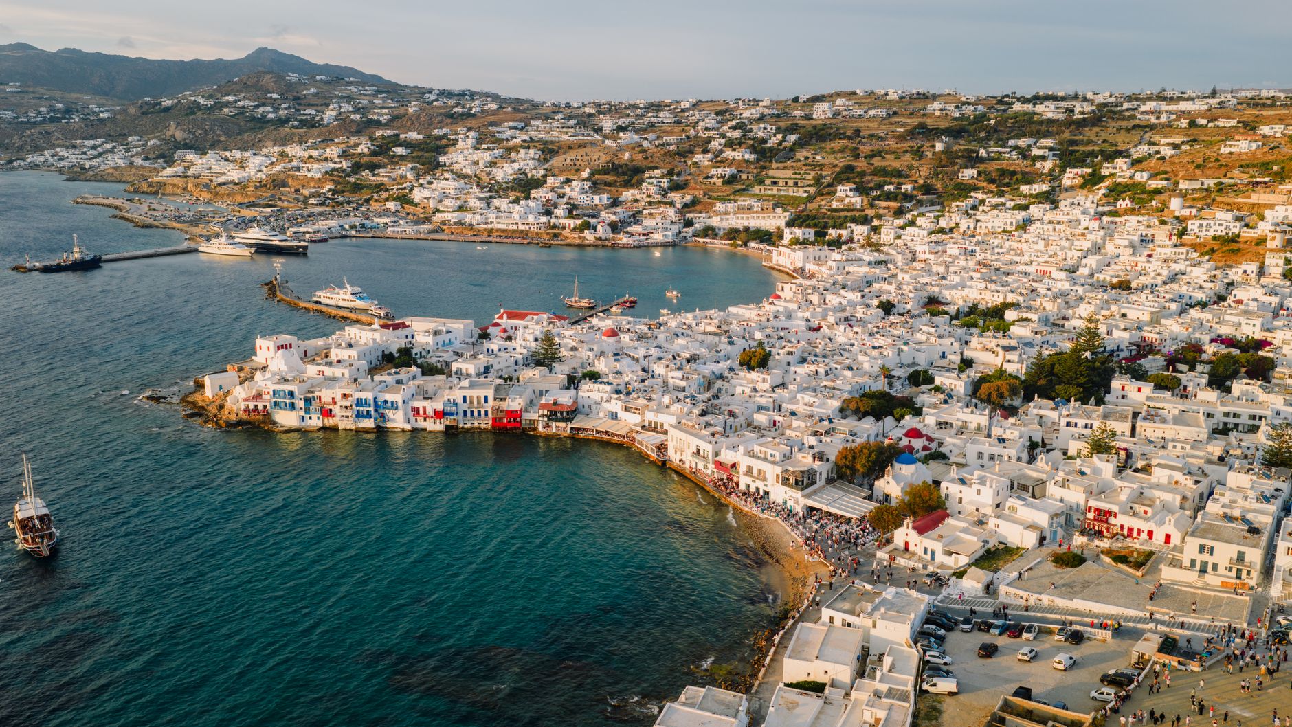 Σάκης Ρουβάς και Κάτια Ζυγούλη: Διακοπές στη Σίφνο και συνάντηση με τη Ρένα Μόρφη