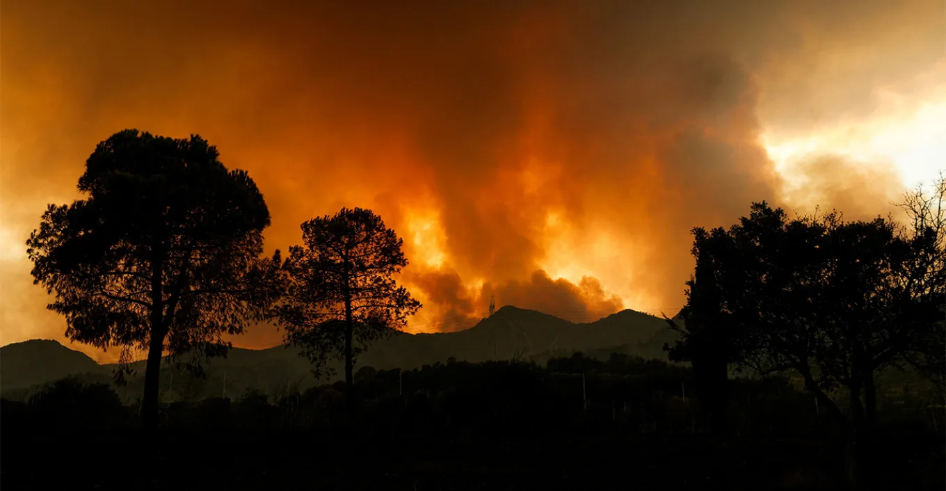 Πυρκαγιές σε Γαλλία και Ισπανία: 300.000 άνθρωποι εγκατέλειψαν τις εστίες τους