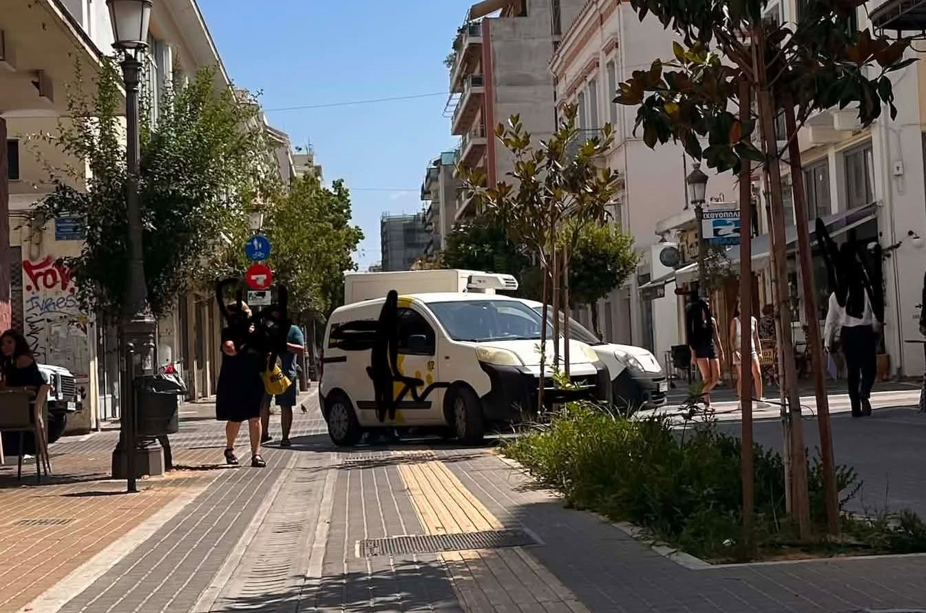 Πάτρα: Παράνομη στάθμευση και προβλήματα στους πεζοδρόμους