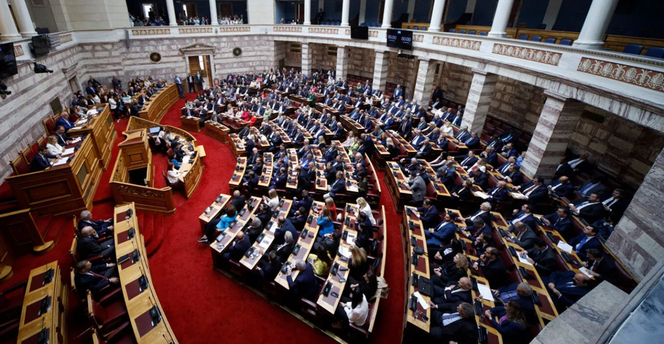 Συνταγματική Αναθεώρηση: Εγκρίθηκαν 33 άρθρα χωρίς ευρεία συναίνεση