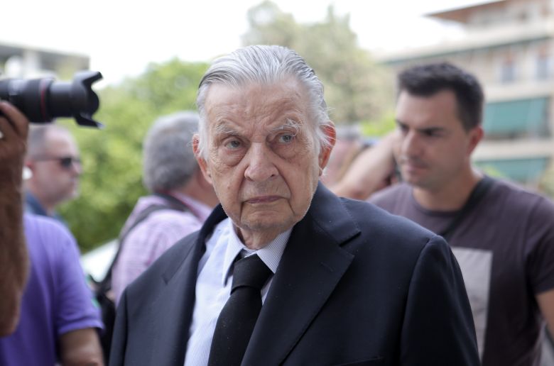 Κηδεία Γιάννη Βαρβιτσιώτη: Στη Μητρόπολη Αθηνών το τελευταίο αντίο