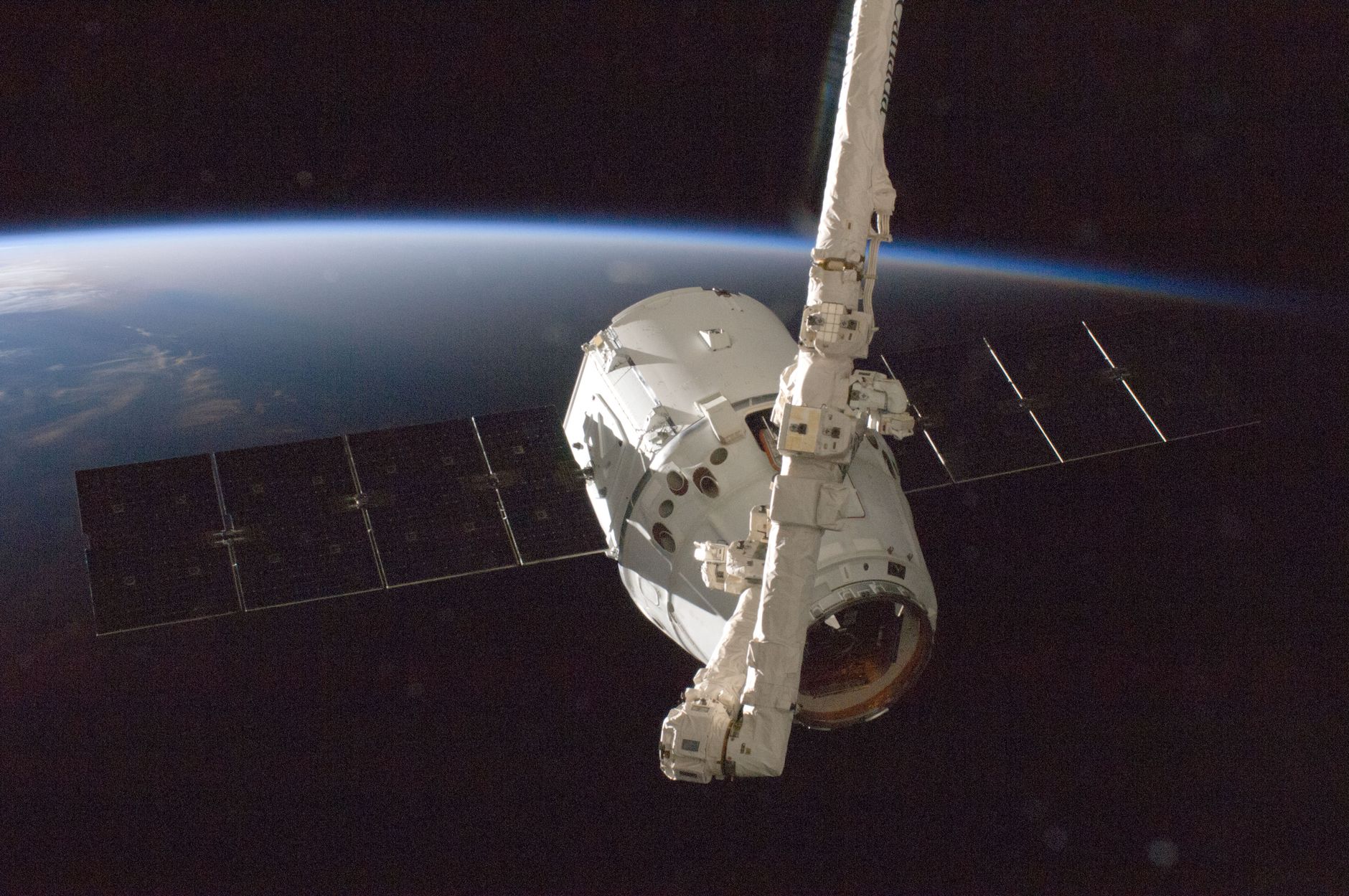 Πύραυλος της SpaceX προσκρούει στη Σελήνη — Τι γνωρίζουμε για το αντικείμενο