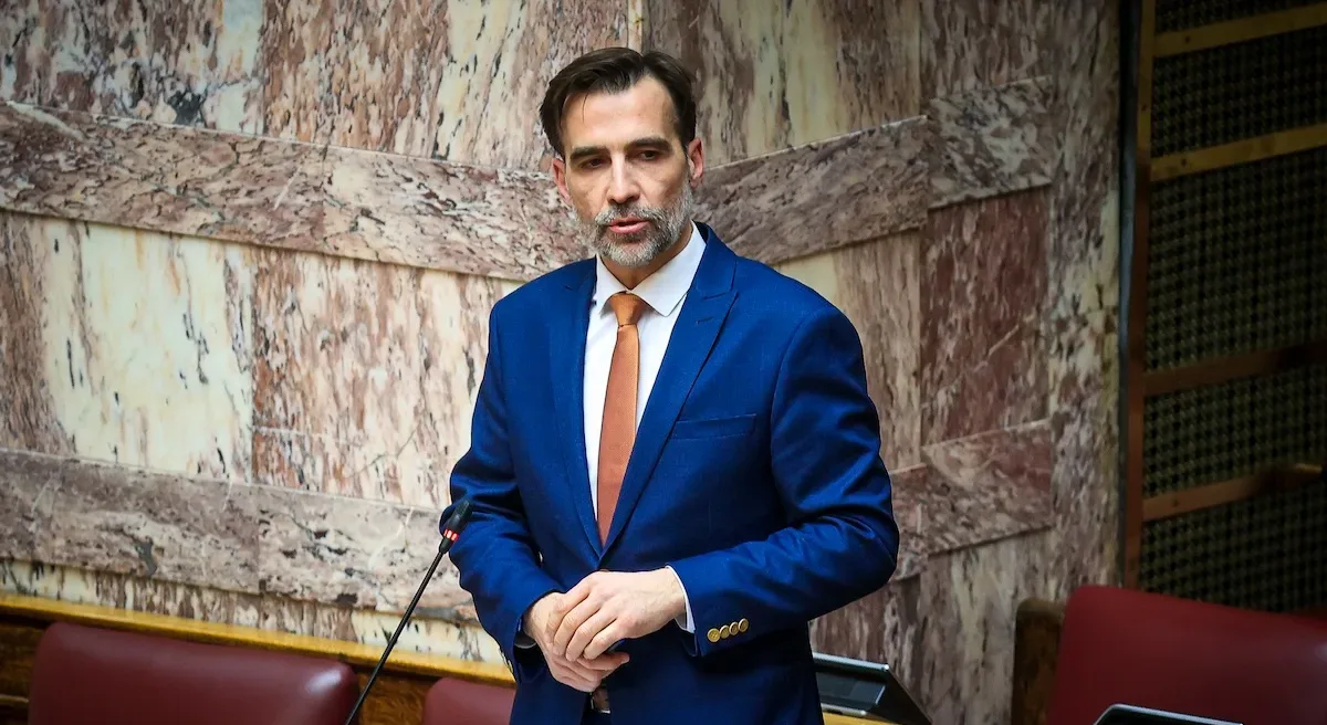 Κόντρα στη Βουλή: Ο Μιχάλης Χουρδάκης καταγγέλλει τη Ζωή Κωνσταντοπούλου για το γραφείο του