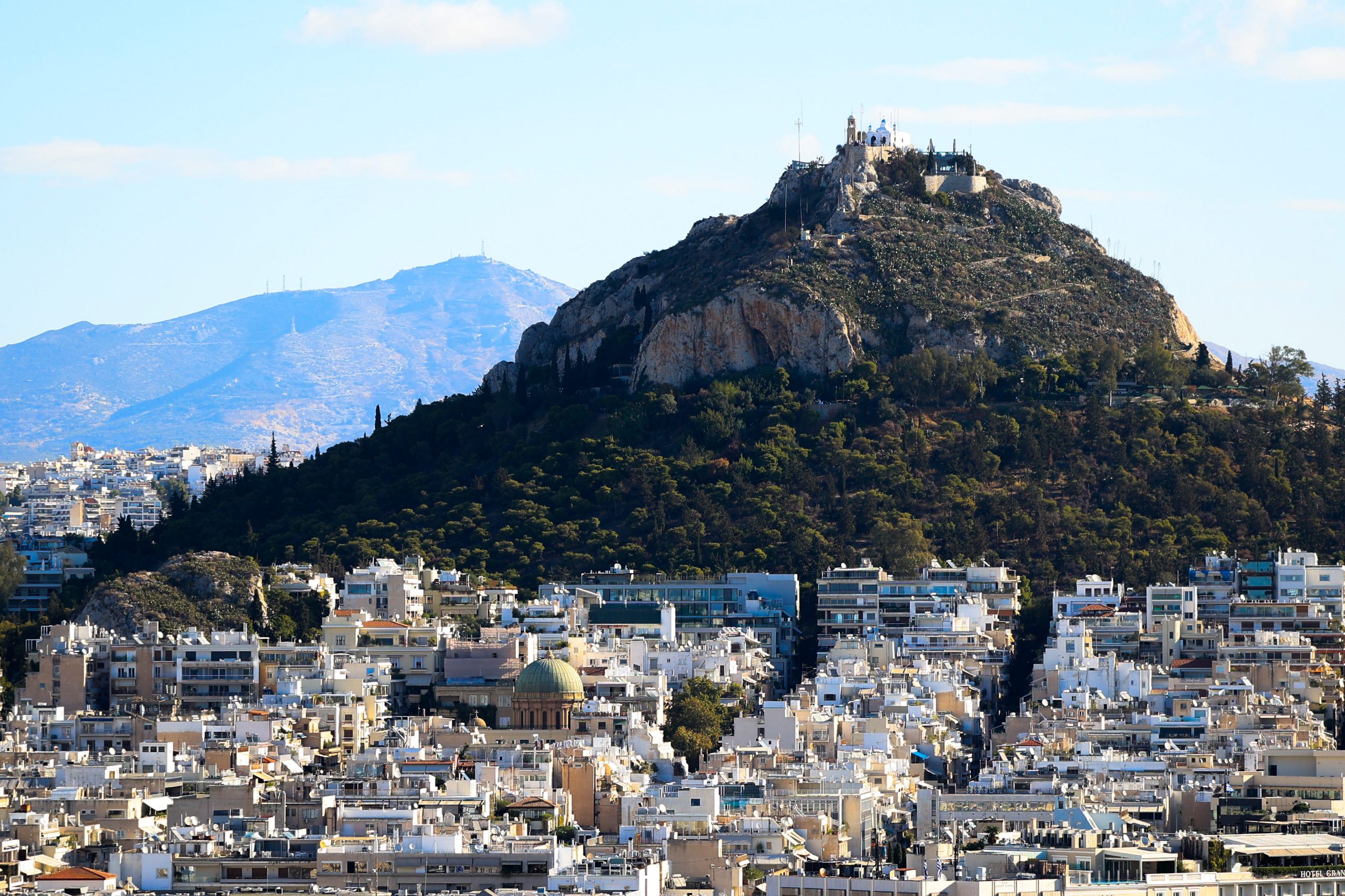 Λυκαβηττός: Σορός σε προχωρημένη σήψη εντοπίστηκε σε σπηλιά κοντά στους Αγίους Ισιδώρους