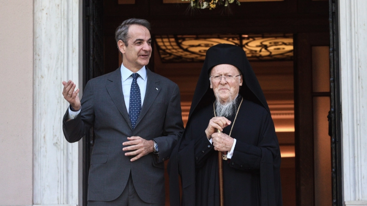 Ο Οικουμενικός Πατριάρχης Βαρθολομαίος θα στεφανώσει τον γιο του Κυριάκου Μητσοτάκη