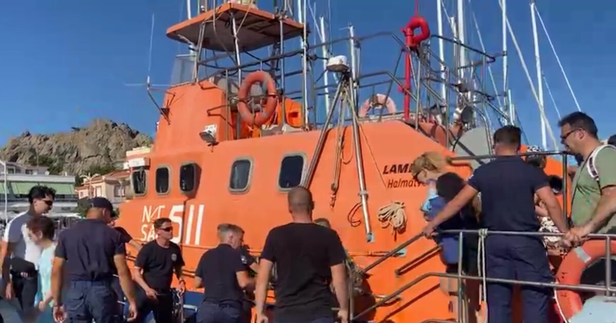 Φωτιά στη Λήμνο: Επιχείρηση απεγκλωβισμού 59 ατόμων από την παραλία Θάνος