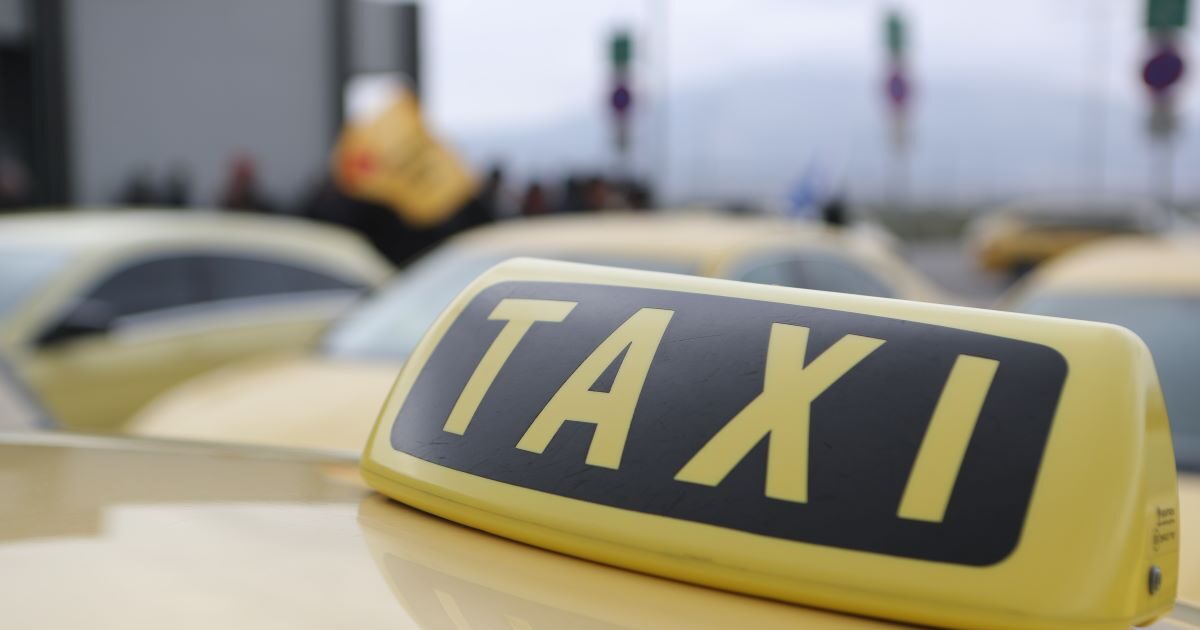 Καταγγελία τουρίστα για αρπαγή 800 ευρώ από οδηγό ταξί — έρευνα της ΕΛ.ΑΣ.