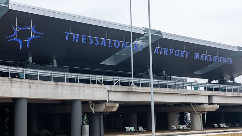 Αναγκαστική προσγείωση στη Θεσσαλονίκη: Συνελήφθη 42χρονος Βρετανός για επίθεση σε πτήση