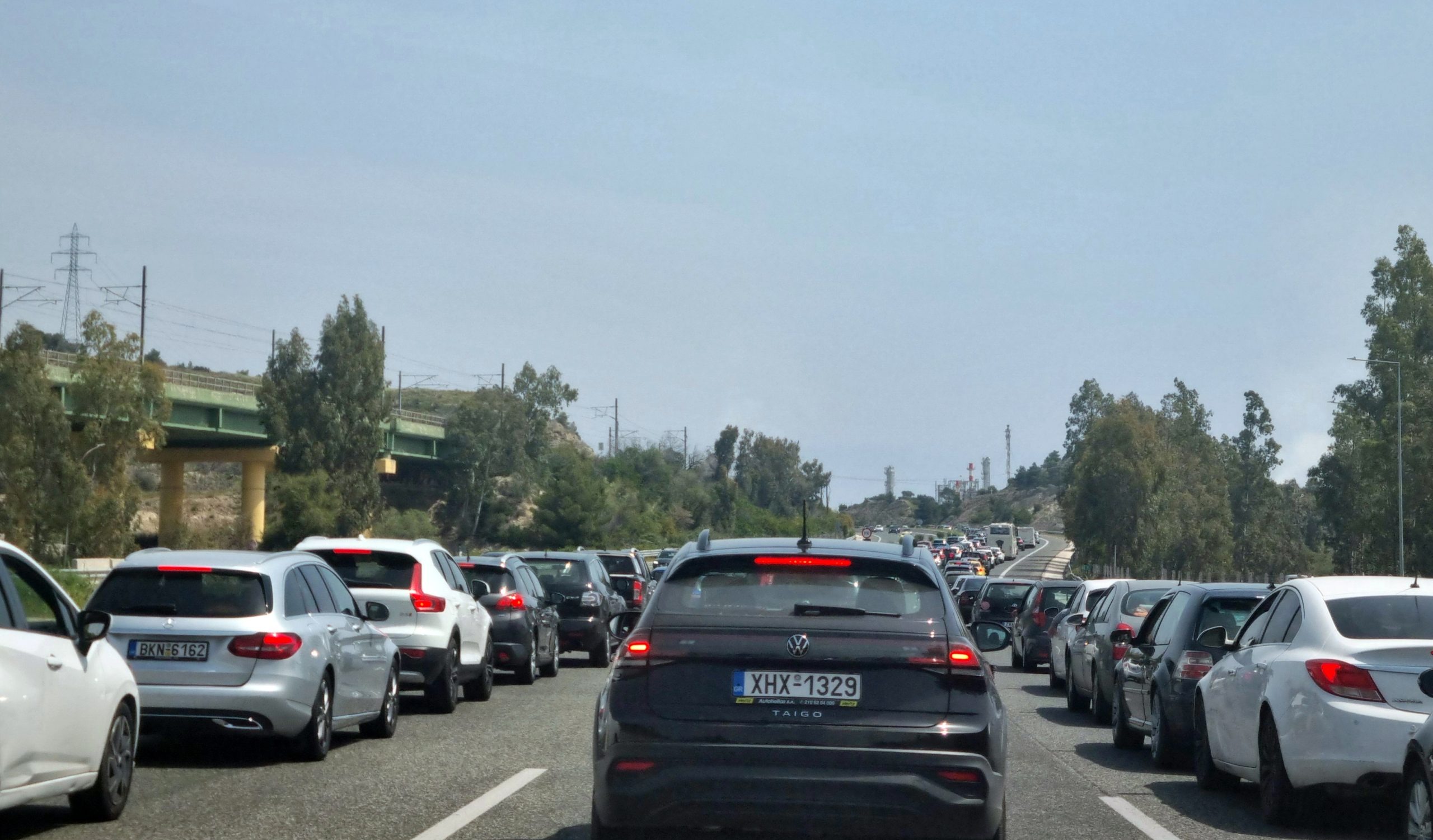 Κυκλοφοριακό χάος στην Αθήνα: Εκτός λειτουργίας τα φανάρια λόγω πτώσης τάσης