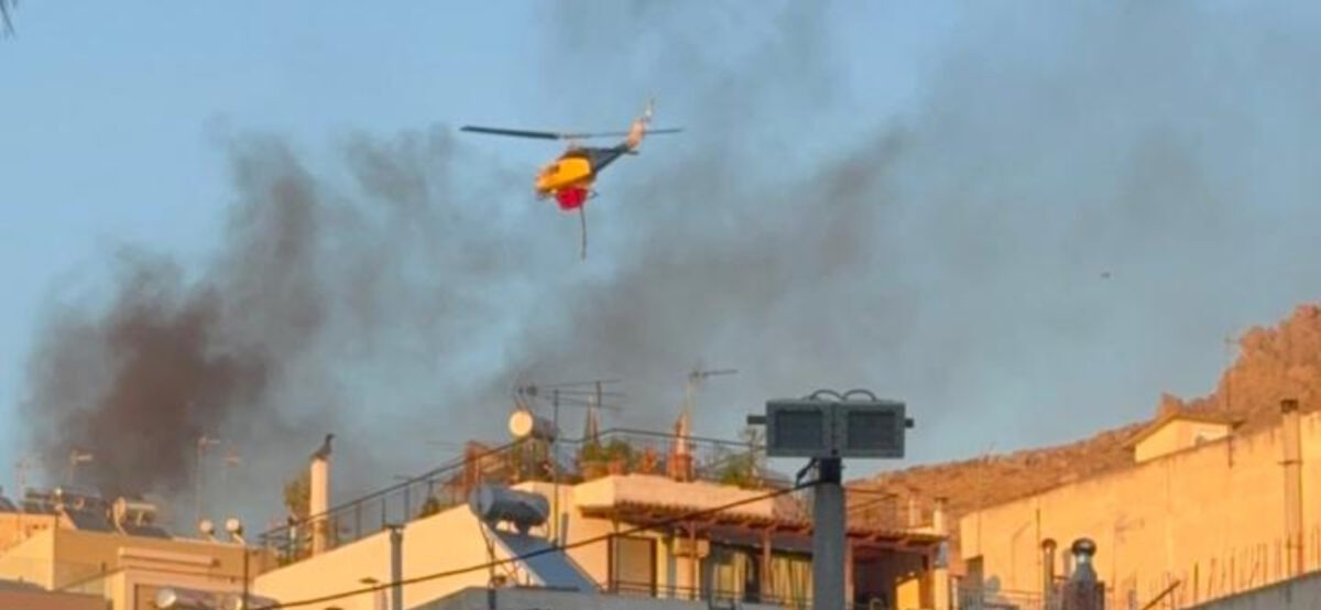 Φωτιά στο Άλσος Γαλατσίου: Υπό έλεγχο το μέτωπο — παραμένουν οι δυνάμεις