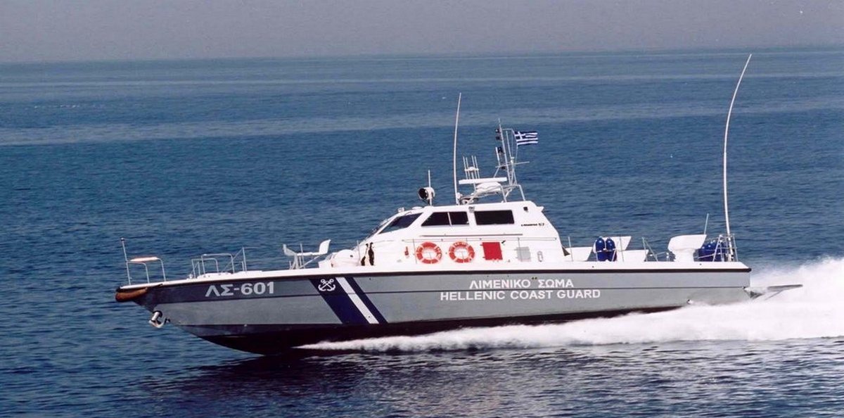 Φωτιά σε οχηματαγωγό πλοίο βόρεια της Μυκόνου — σε εξέλιξη επιχείρηση διάσωσης 29 επιβαινόντων