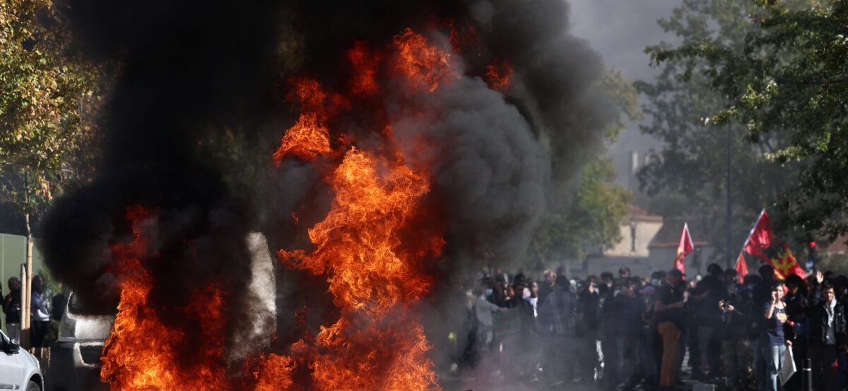 Γαλλία: Χάος σε μαθητικές διαδηλώσεις — επιθέσεις σε αστυνομικούς και δεκάδες προσαγωγές