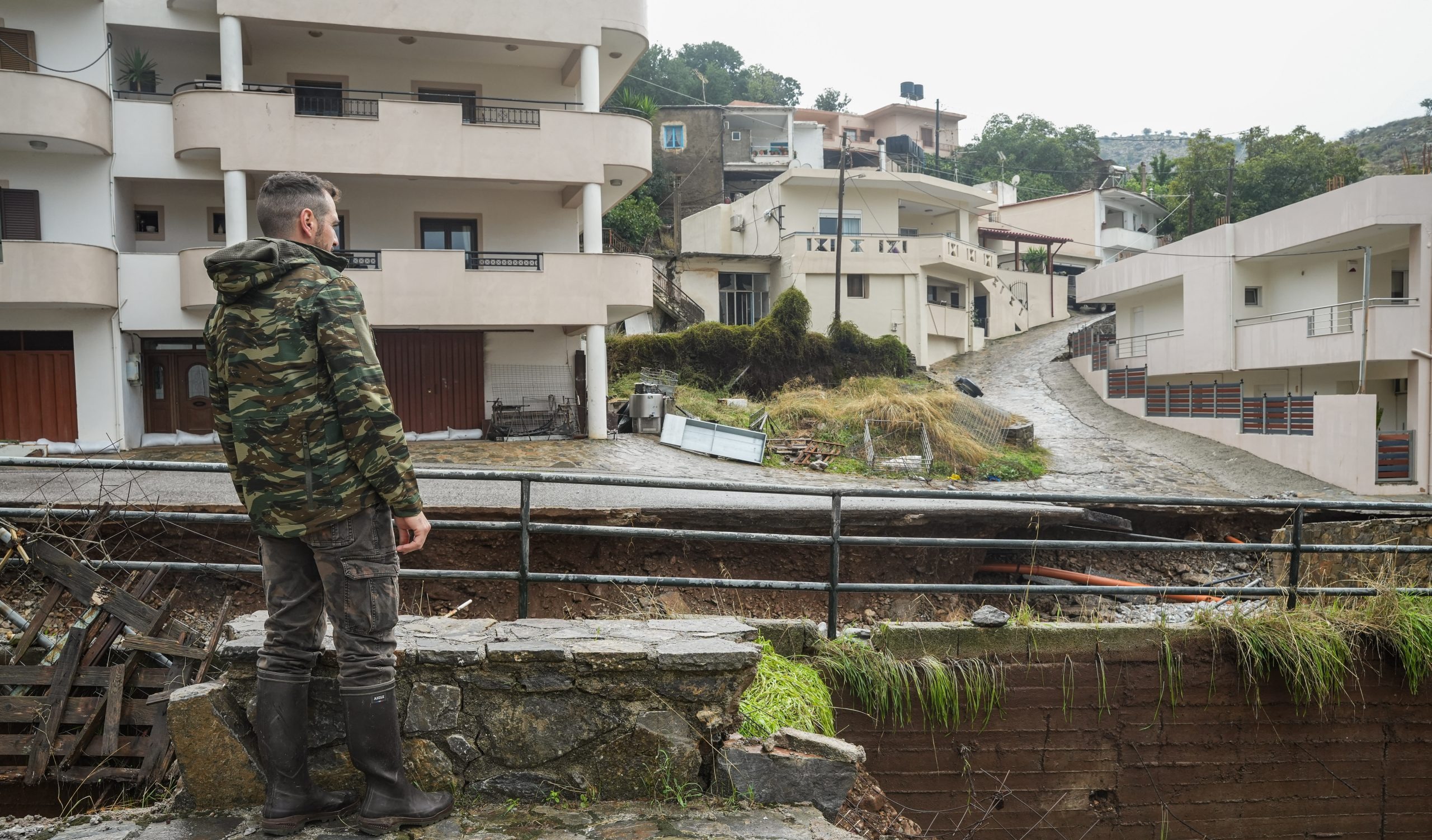 Κρήτη: Κυβερνητικό κλιμάκιο στο νησί για την κακοκαιρία — τι περιλαμβάνει το πρόγραμμα