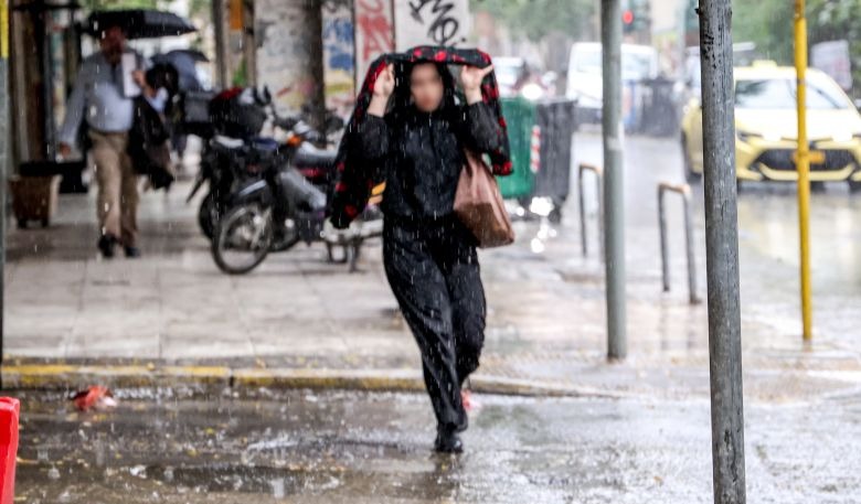 Κακοκαιρία: Red Alert σε 7 περιφέρειες και κλειστά σχολεία — Τι ισχύει για την Αττική