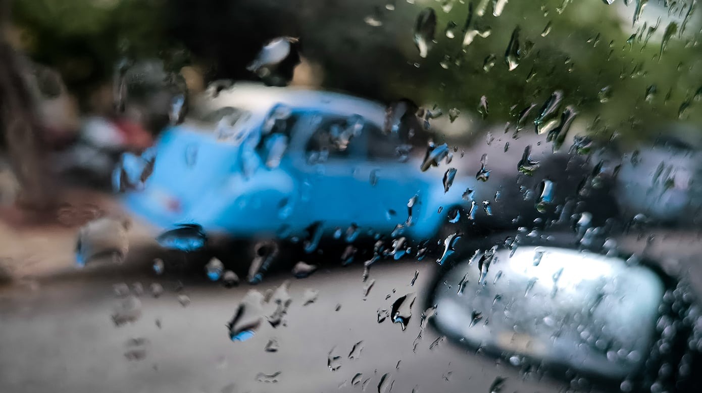 Υποχωρεί η κακοκαιρία: Πτώση της θερμοκρασίας και φθινοπωρινό σκηνικό