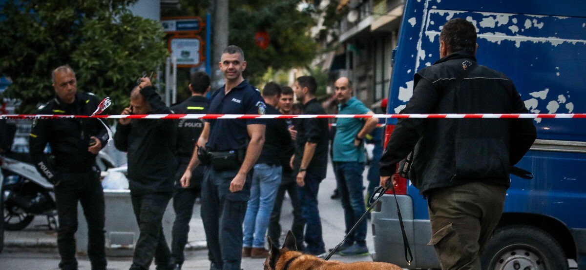 Έκρηξη στον Κολωνό: Τέσσερις τραυματίες κατά τη διάρκεια αστυνομικής επιχείρησης